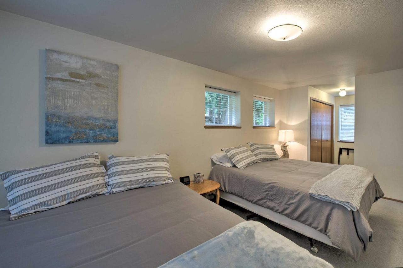 Warm Beach Hideaway With Private Beach! Stanwood Exteriör bild