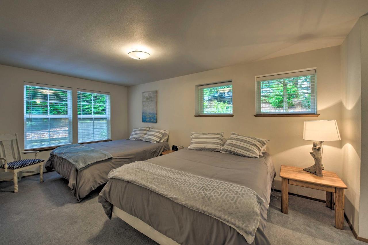 Warm Beach Hideaway With Private Beach! Stanwood Exteriör bild