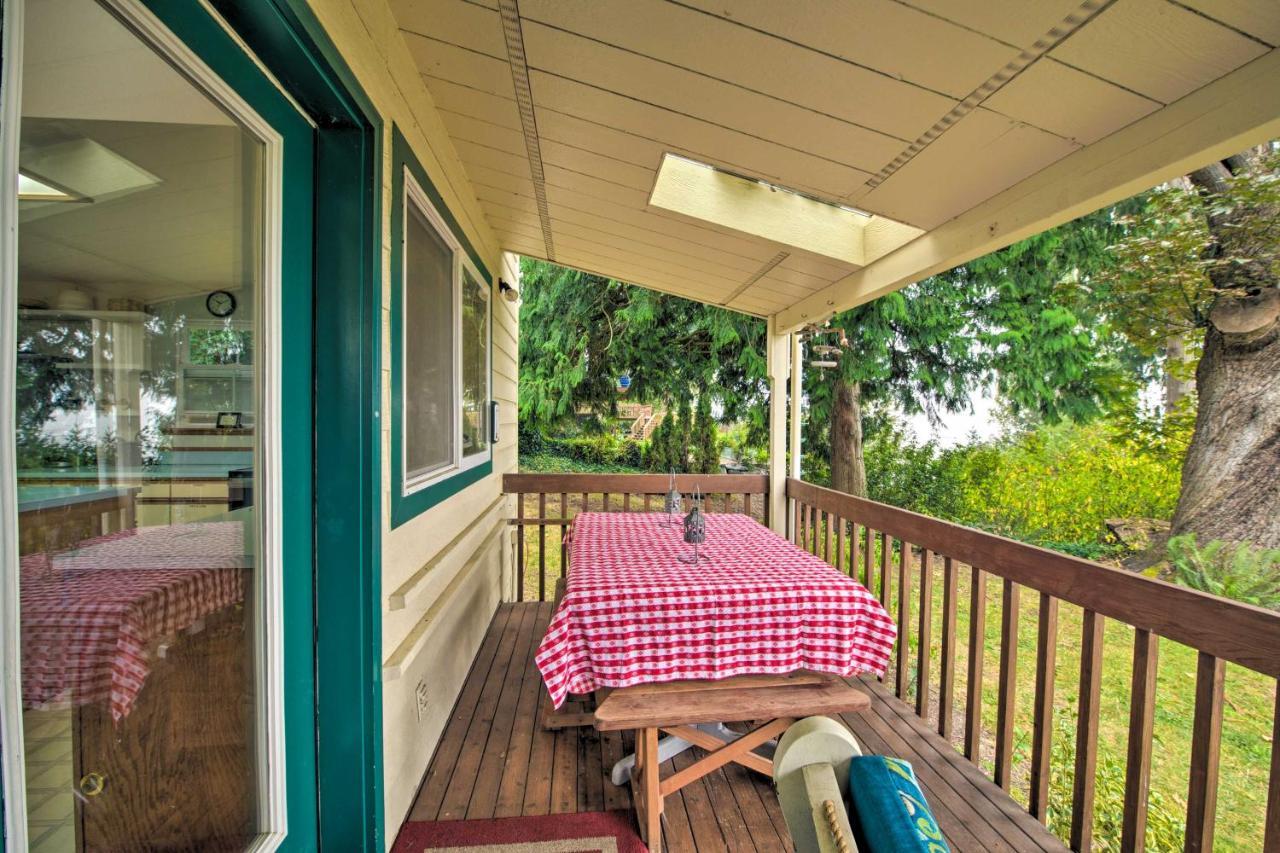 Warm Beach Hideaway With Private Beach! Stanwood Exteriör bild